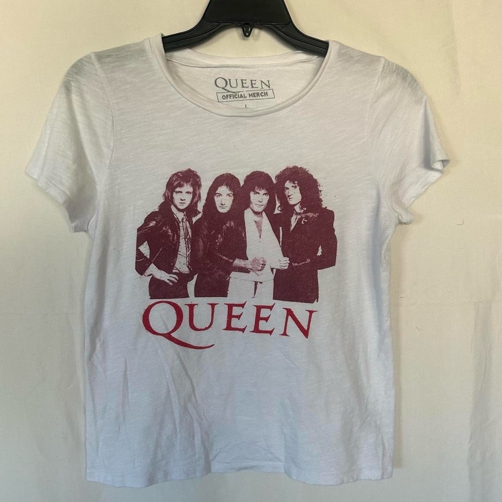 Queen band tee size L
